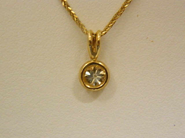 Nouveau Collection 18ct Yellow Gold 1.00 Carat Diamond Drop Necklet